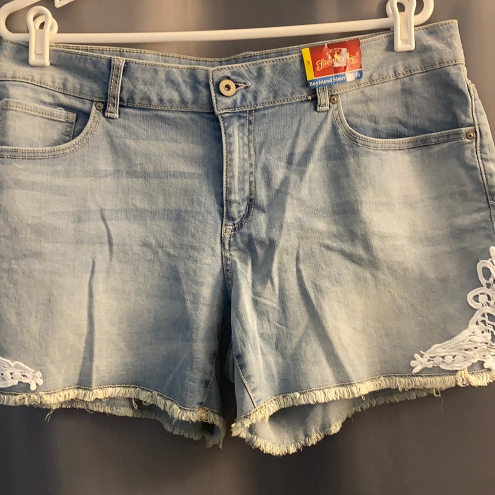 Fading glory shorts size 14 new with tags